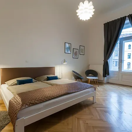 Apartmán Square